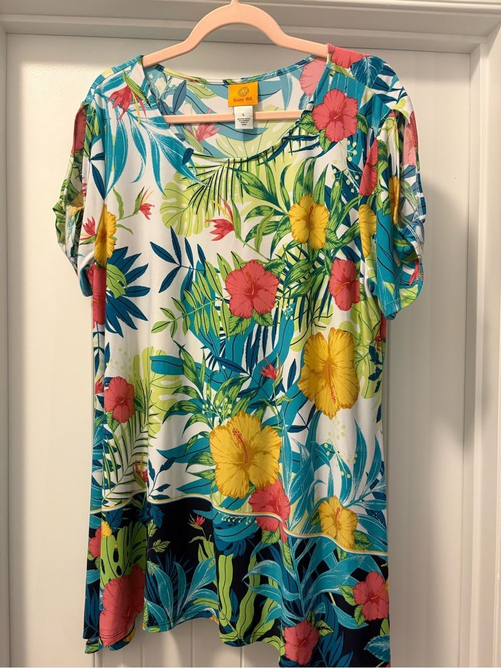 Ruby Road Floral Tropical Tee - White with Yellow & Coral Flowers Size Large